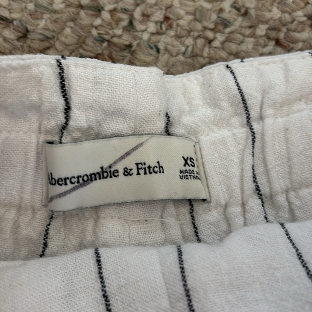Abercrombie Linen Blend Shorts w Belt - Picture 4 of 7